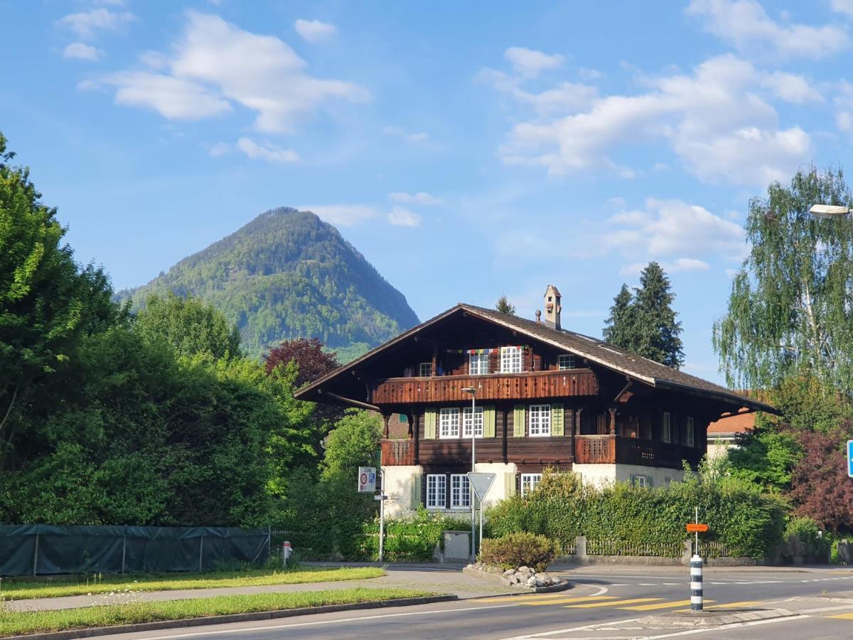 Zentral Gelegene Wohnung Mit Grossem Garten Interlaken Ruang foto
